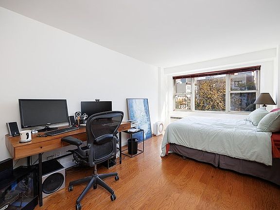 4th image of 18 Charlton St Unit 5F