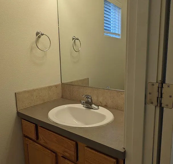 Halsey East Townhomes — Photo 49