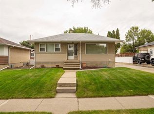 824 SE Stafford Dr N, Lethbridge, AB T1H 2B6