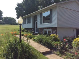 6633 Heritage Dr, Newburgh, IN