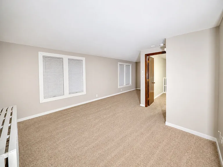 216 2nd Ave S #2 — Photo 5