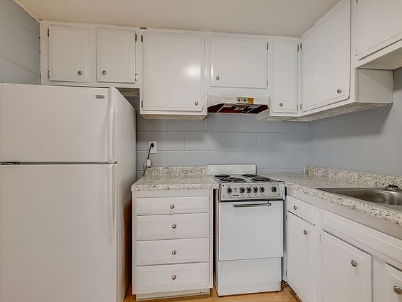 5th image of 2801 W Walnut St #10