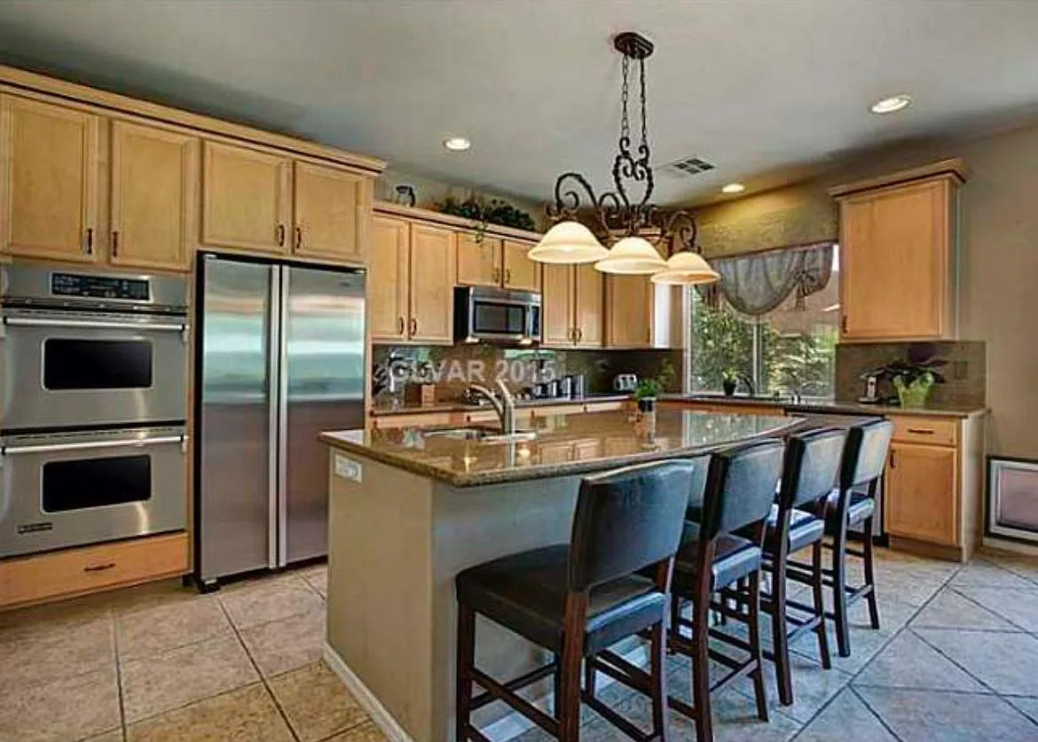 11393 Robbia Dr — Photo 2