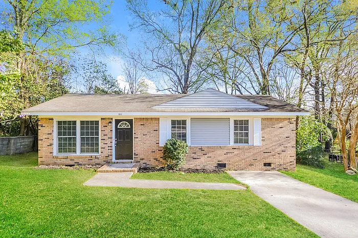 1033 Dawson Dr — Photo 1