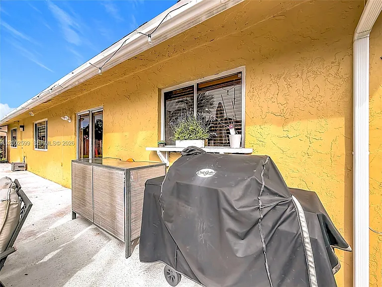 8060 NW 51st Ct — Photo 24