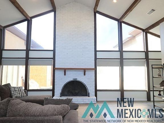 2nd image of 305 Diamondhead Dr