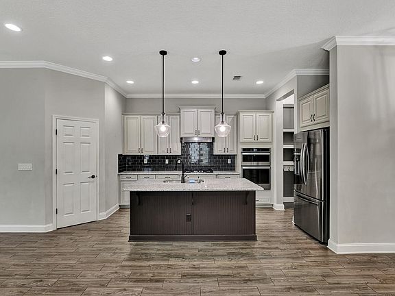 5th image of 738 Kendall Crossing Dr