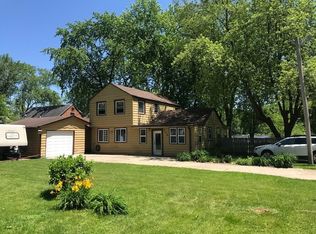 108 Beck Ave, South Elgin, IL 60177
