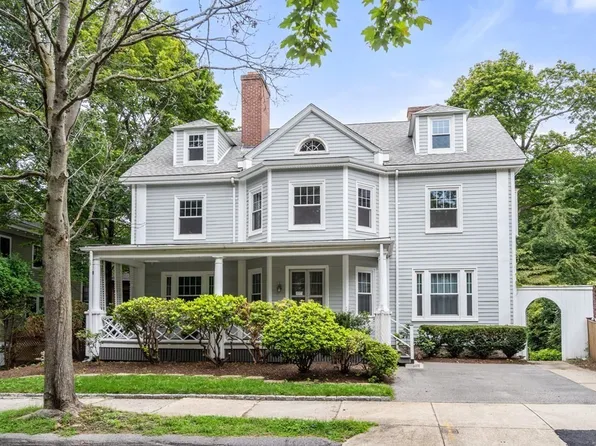 12 Druce St, Brookline, MA 02445