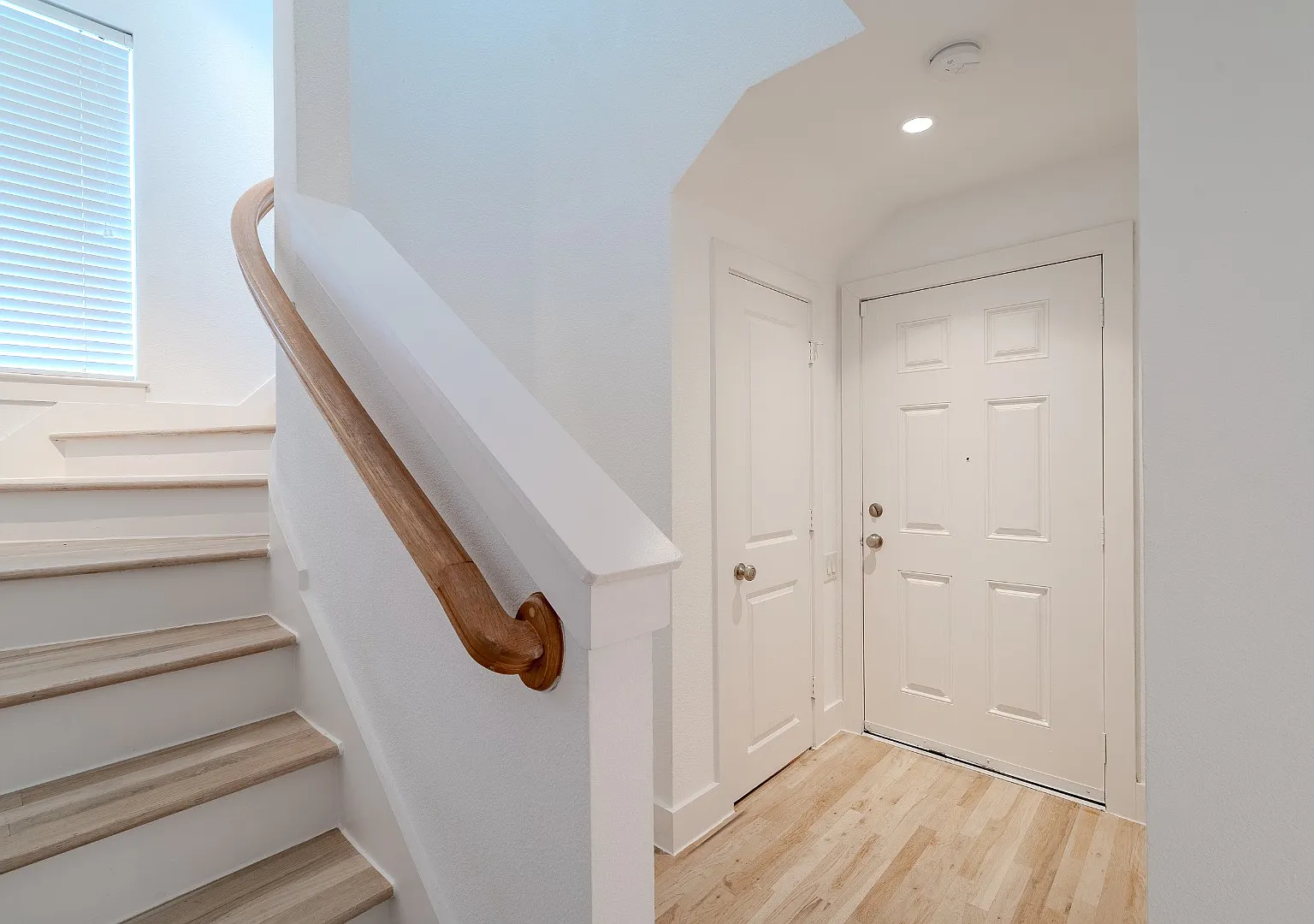 5017 Manett St — Photo 4