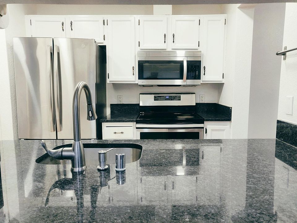 1st image of 14620 NE 35th St #106