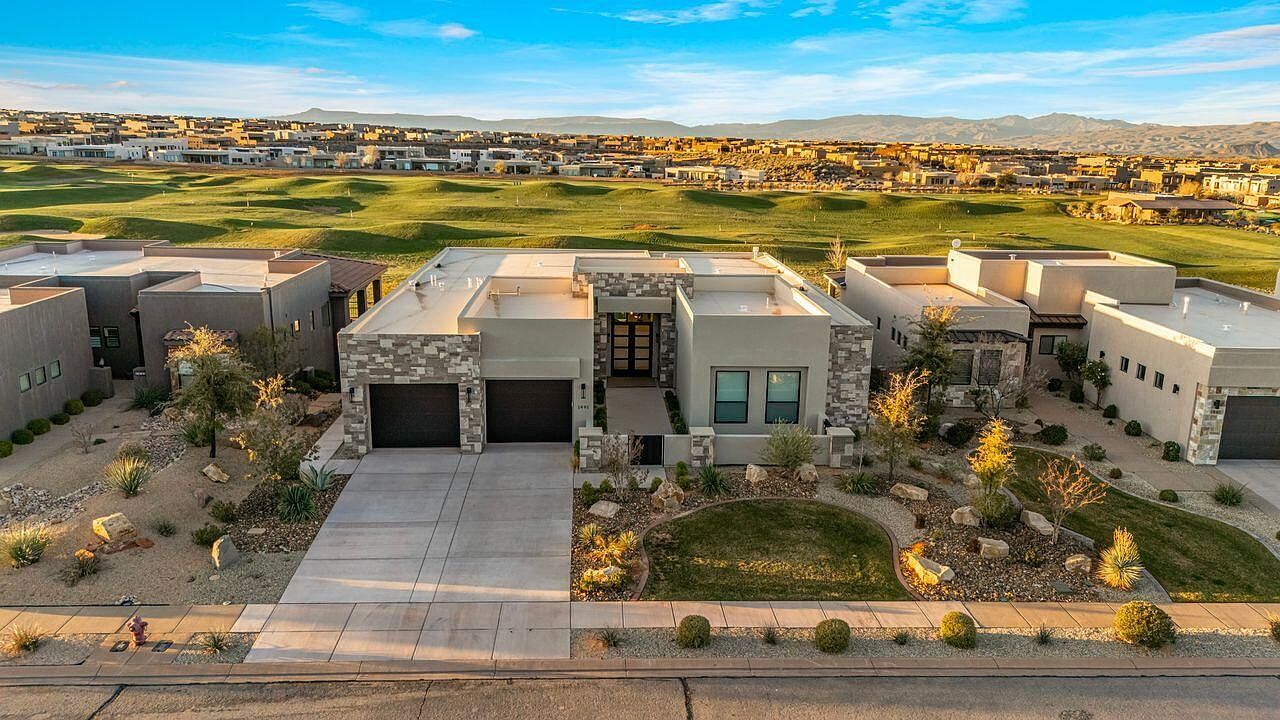 1491 W Shinnecock Dr