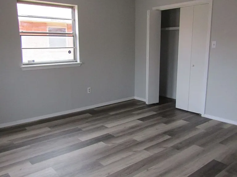 7008 NW Kingsbury Ave — Photo 13