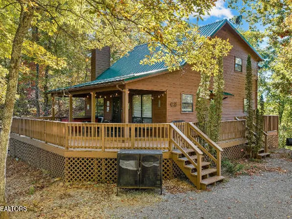 3334 Bear Mountain Ln, Sevierville, TN 37876