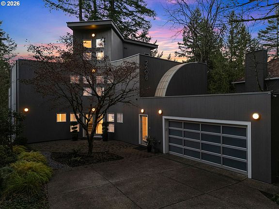 2nd image of 2608 SW Fairmount Blvd