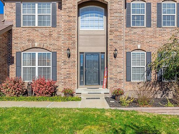 3rd image of 1006 Maple Woods Dr