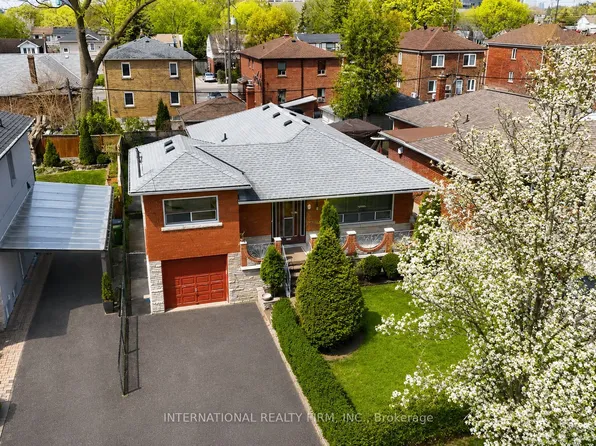 24 Morgan Ave, Toronto, ON M8Y 2Z8
