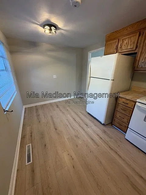 2 bed, 1.0 bath, 874 sqft, $1,600 — Photo 4