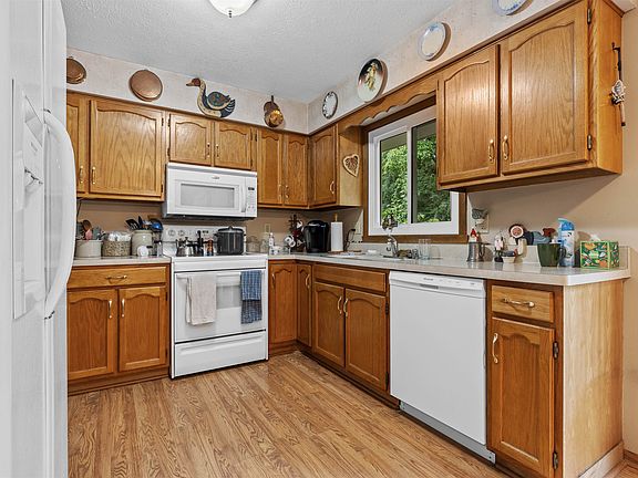 5th image of 3581 Sage Dr