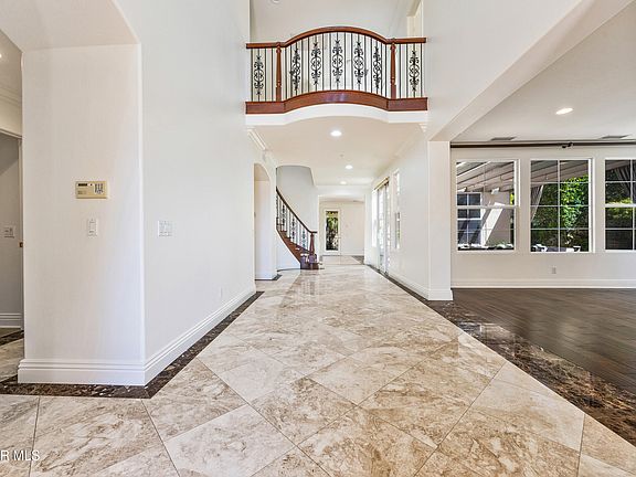 3rd image of 3211 Cove Creek Ct