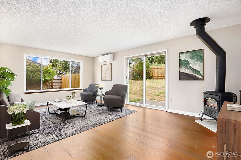 2nd image of 2550 San Juan Street