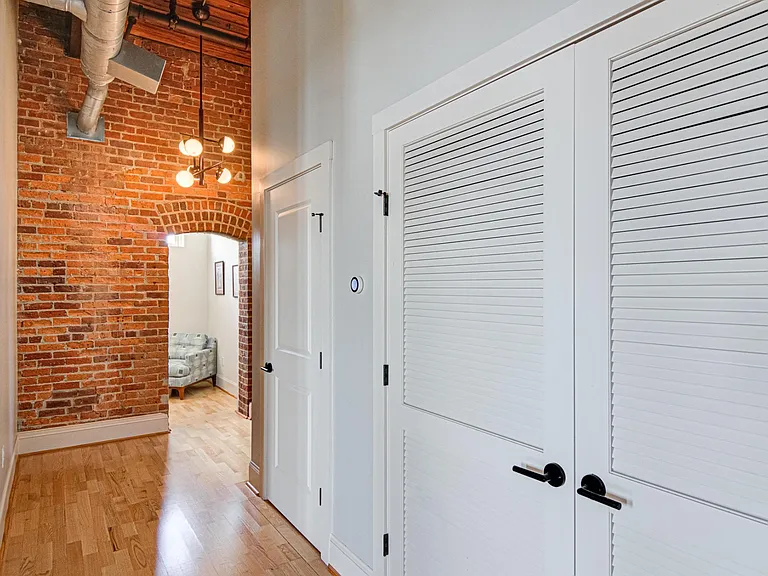 836 Oak St #500 — Photo 14