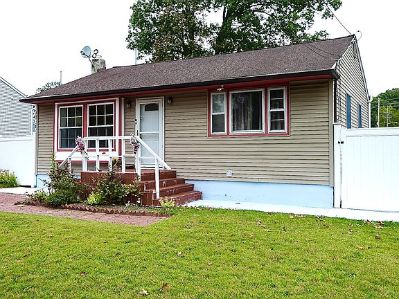 3rd image of 87 Oak Ave