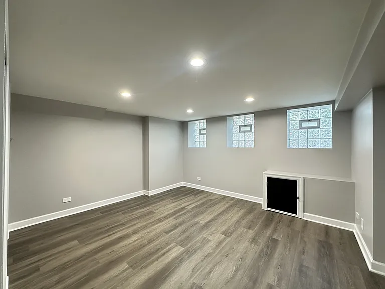 2617 W Rascher Ave #NDG — Photo 13