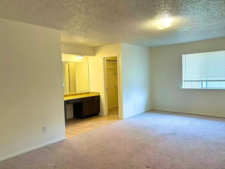 11305 Blackmoor Dr — Photo 41