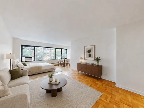 412 East 55th Street image 1 of 11