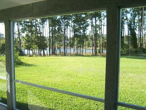 Trussed Screen Lanai looking towards Basswood Lake