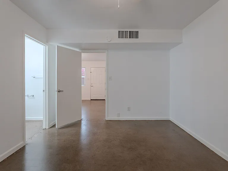 1421 E Roosevelt St #1 — Photo 10