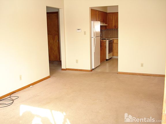 3rd image of 3393 Lloyd St