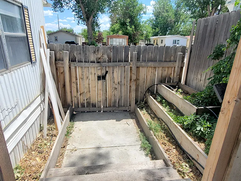 548 Westshore Rd — Photo 4