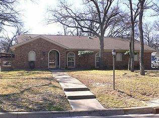 201 Walnut Way, Euless, TX 76039