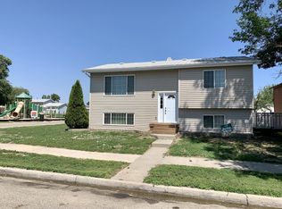 1722 28th St W, Williston, ND 58801