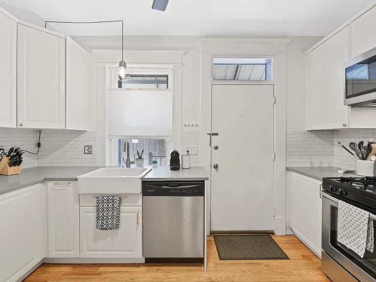 1226 E 14th Ave — Photo 11
