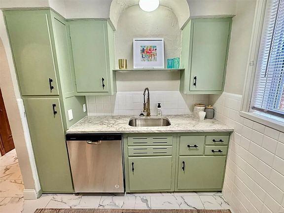 4th image of 4006-4008 Oleatha Ave #4006-A