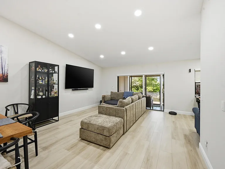 10775 Waterberry Dr — Photo 12