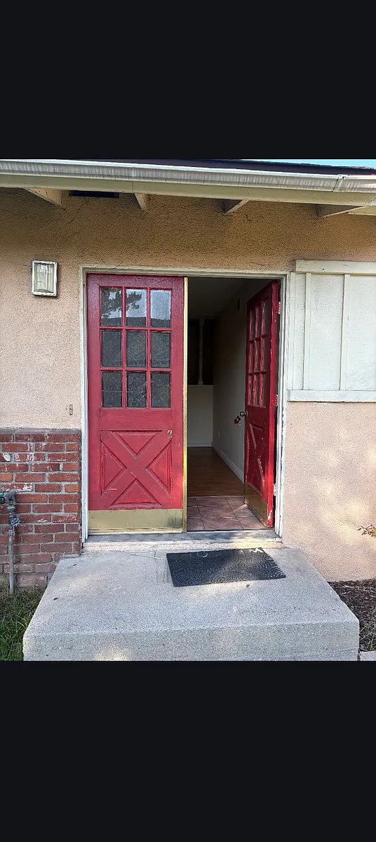 Building Photo - 8417 E Garibaldi Ave