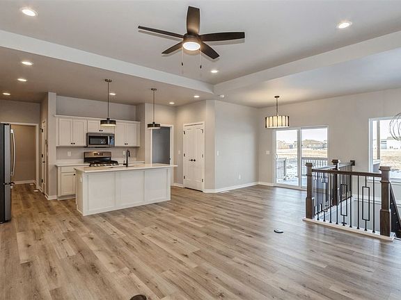 3rd image of 764 Kohl Dr