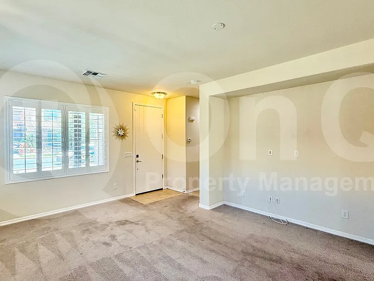 263 E Jade Dr — Photo 7