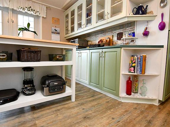 5th image of E Ricinus Ridge Dr #21