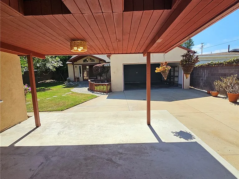 12627 Manor Dr — Photo 31