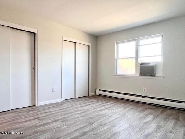 56 Manchester Ct APT E