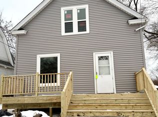 1201 67th St, Kenosha, WI 53143