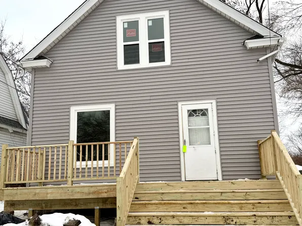 1201 67th St, Kenosha, WI 53143