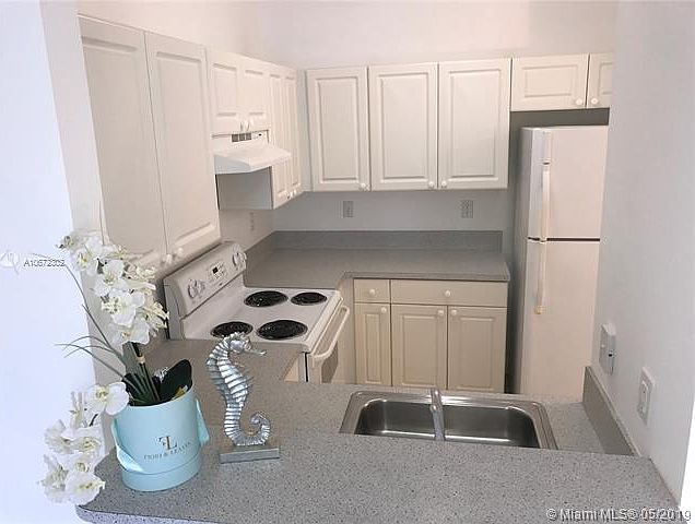 1st image of 1300 NE 109th St APT 404