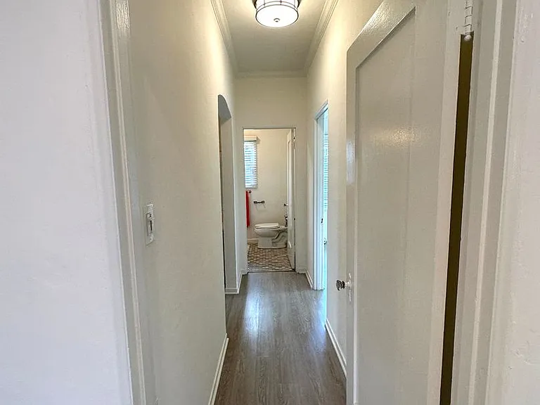 Vintage Style 1+1 - New Kitchen Appliances, Plank Floors, Balcony, pet friendly — Photo 11