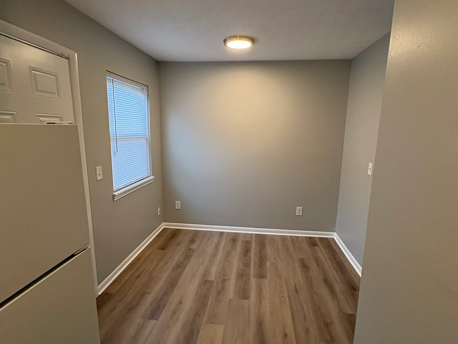2 bed, 1.5 bath, 1040 sqft, $1,275 — Photo 2
